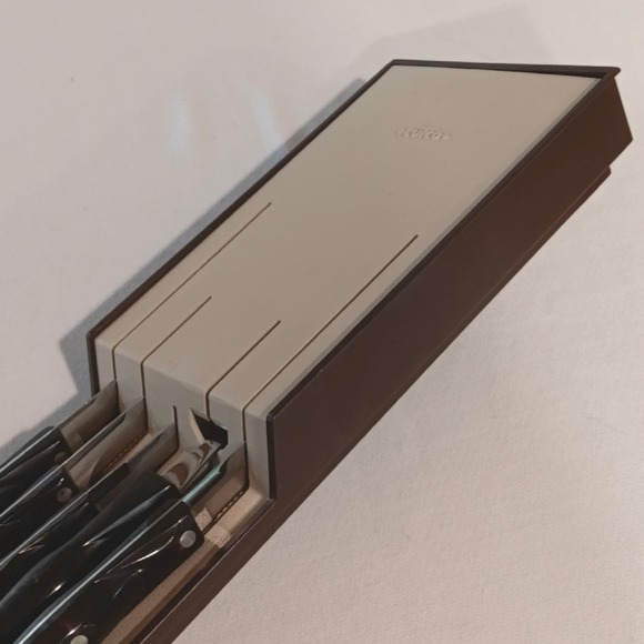 CUTCO 5 PC Knife Fork Set w/ Space Saver Storage Tray Wall Mount - Picture 2 of 12